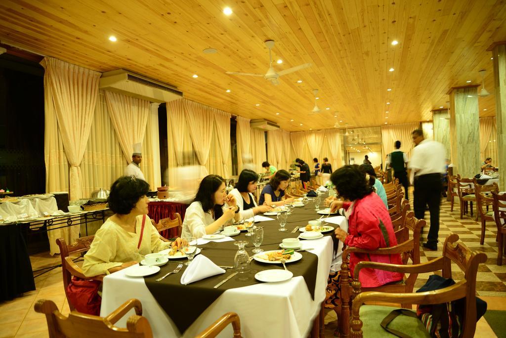 Hotel Sudu Araliya Polonnaruwa Esterno foto