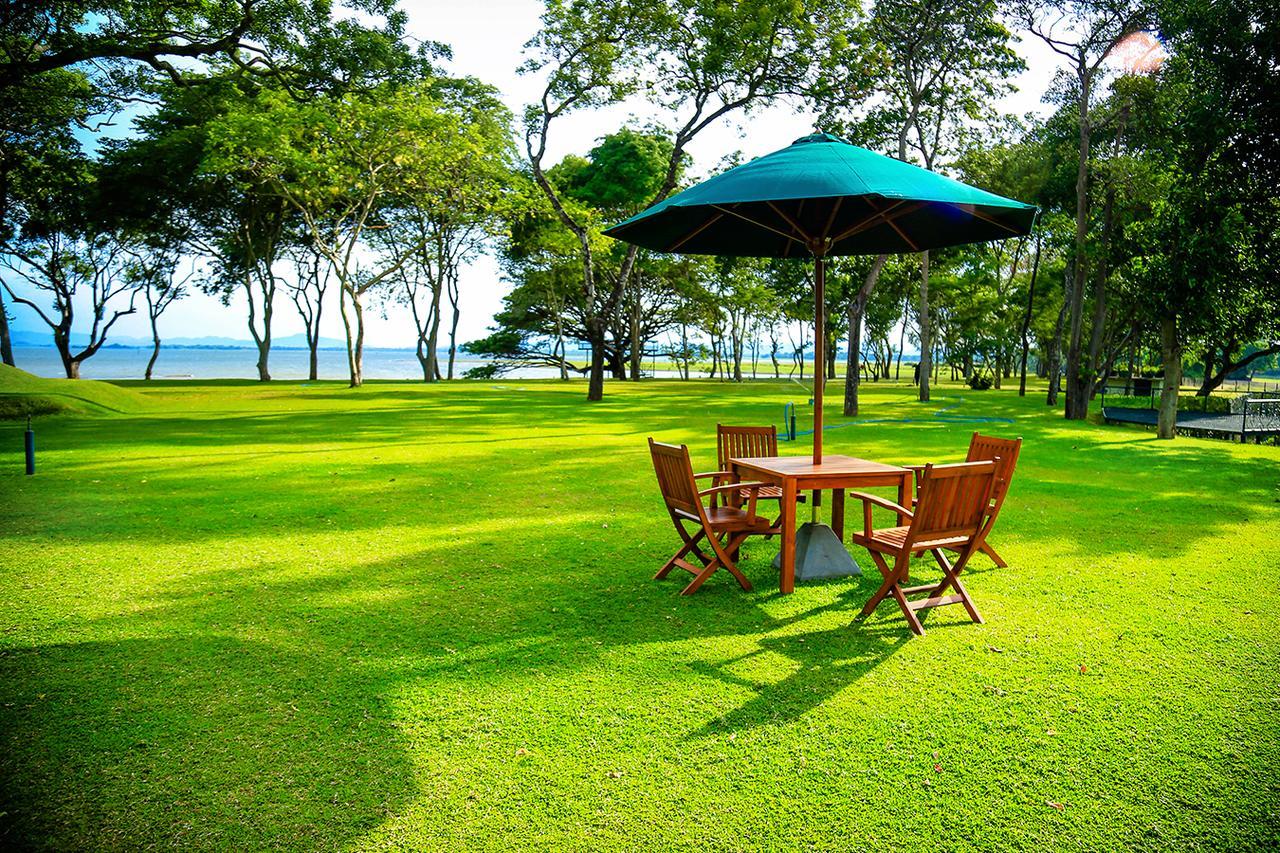Hotel Sudu Araliya Polonnaruwa Esterno foto